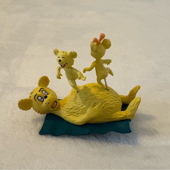 Hallmark Vintage Collectors Series Hop on Pop Keepsake Ornament - Picture 10 of 16